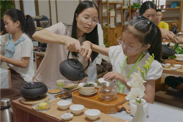 冲水洗茶