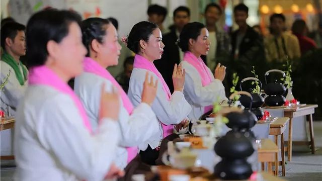 茶博会上那道亮丽的风景——禅修茶道2018中国（深圳）国际秋季茶叶产业博览会展演圆满