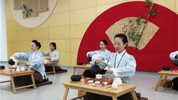 潍坊｜万物复苏迎三八，品茗邀月点朱唇