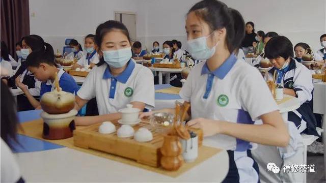 与新时代共进，相约一场明媚而灿烂的人生风景——中学茶道艺术走进深圳市教科院附中