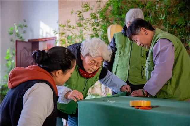 义工赞｜哪有什么岁月静好，不过是有人替你负重前行